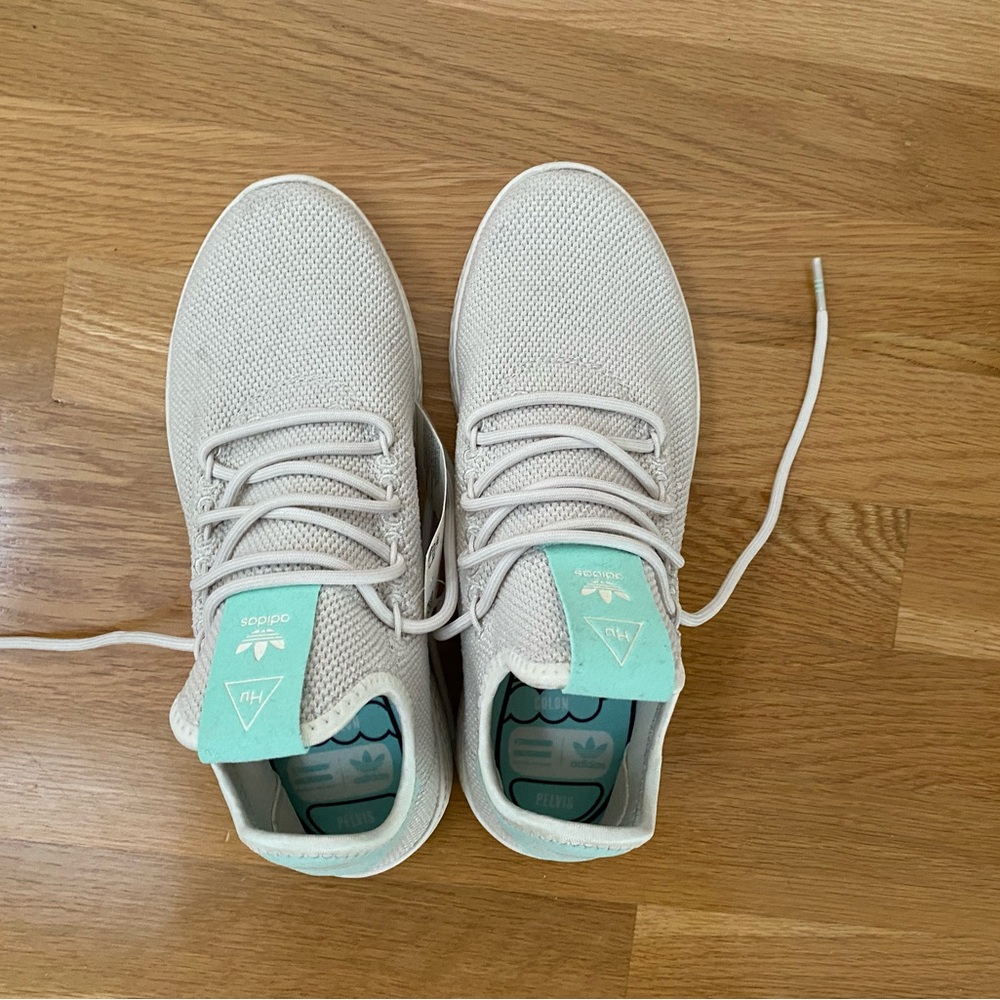 Men’s adidas hue shoes - NWT